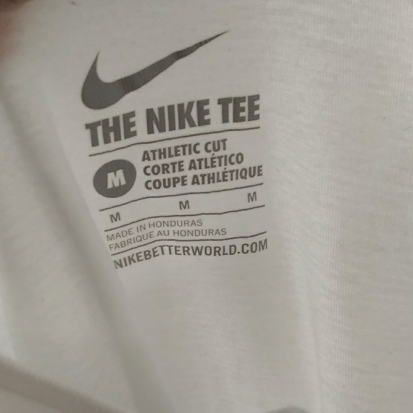 Nike shirt - Picture 2 of 3